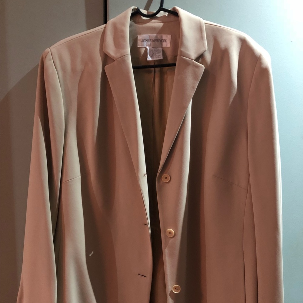 Gorgeous, Jones New York classy, size 16 jacket